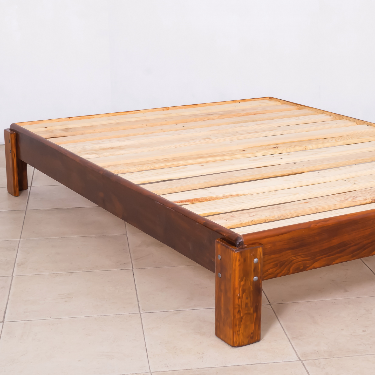 Cama Loki