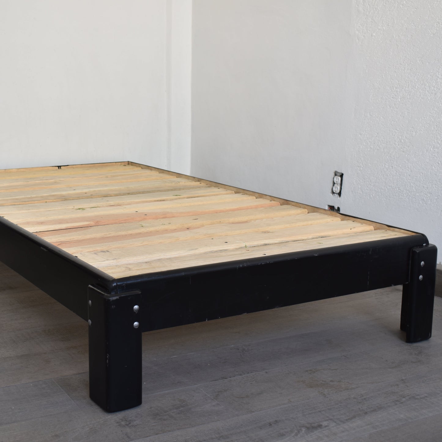 Cama Loki